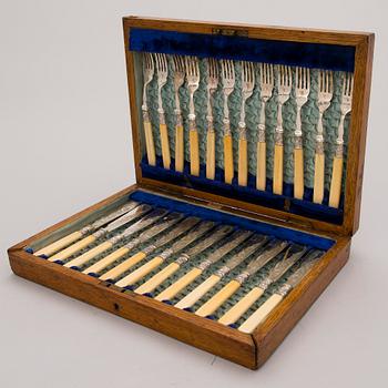 FISH FLATWEAR, 24 st, silver plated and bone, Sheffield, England, 1901.