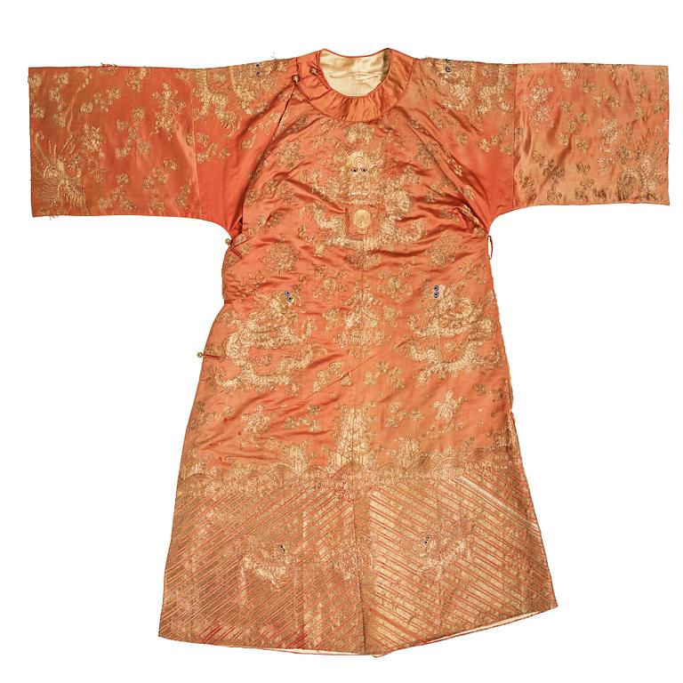 A ROBE, embroidered silk, height 131 cm, China late Qing dynasty (1644-1912).