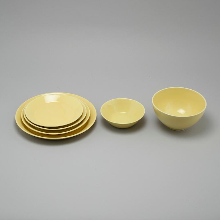 17 pieces of fience service"Kilta", Kaj Franck, Iittala, from the latter half of the 20th century.