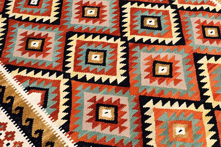 CARPET, Kilim, ca 299 x 198  cm.
