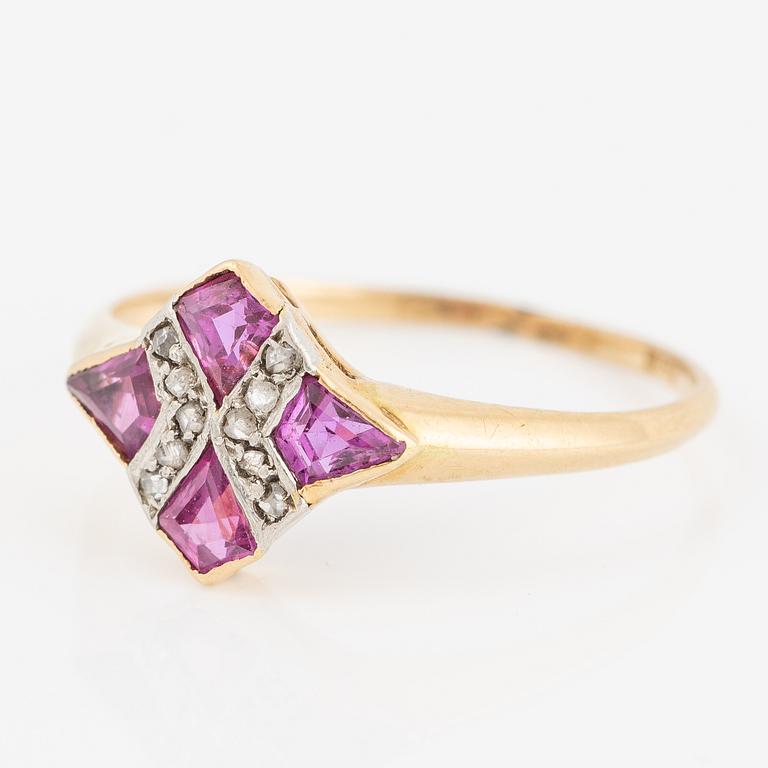 Ring, 18K gold with red stones and rose-cut diamonds.