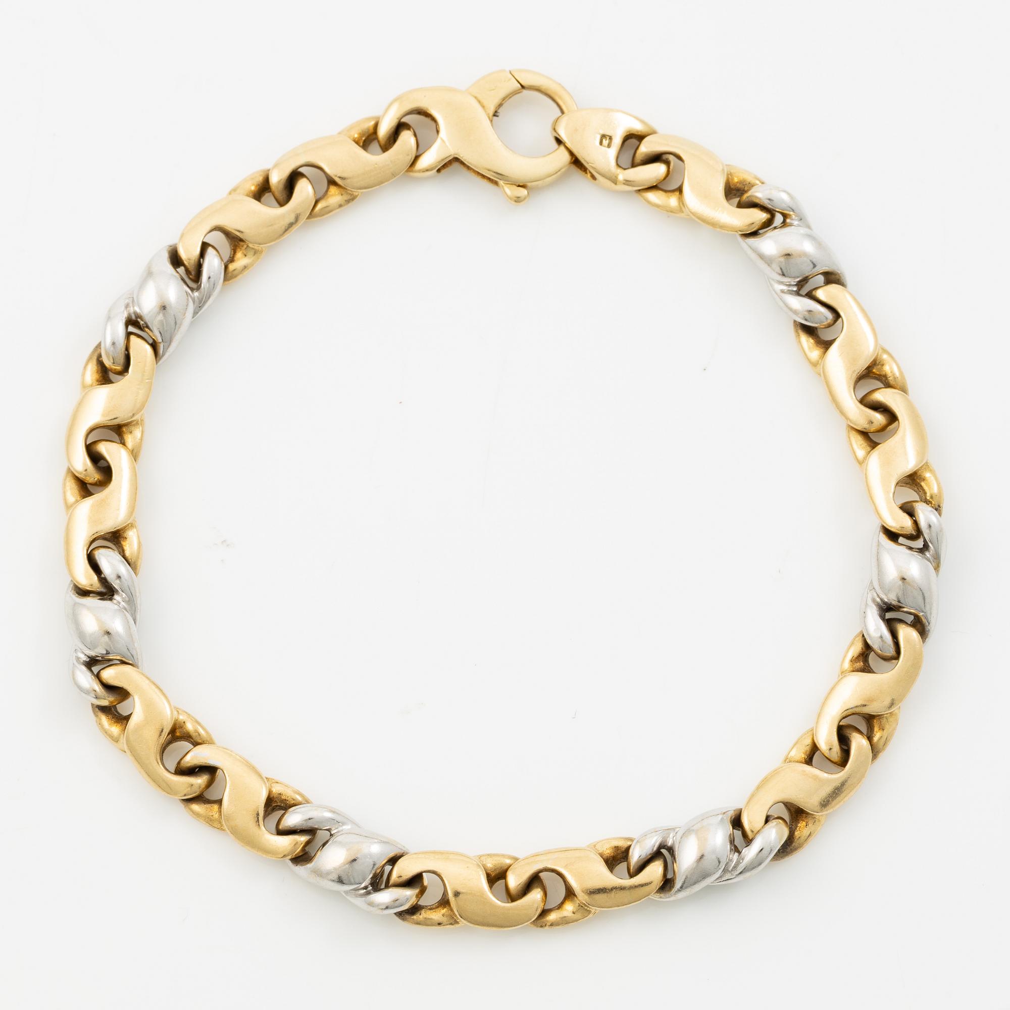 Bracelet 18K gold with diamonds.