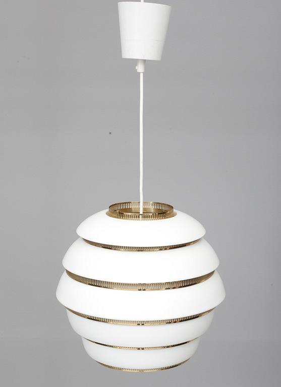 TAKLAMPA, modell A331, Alvar Aalto, Artek. Kupans höjd 30 cm.