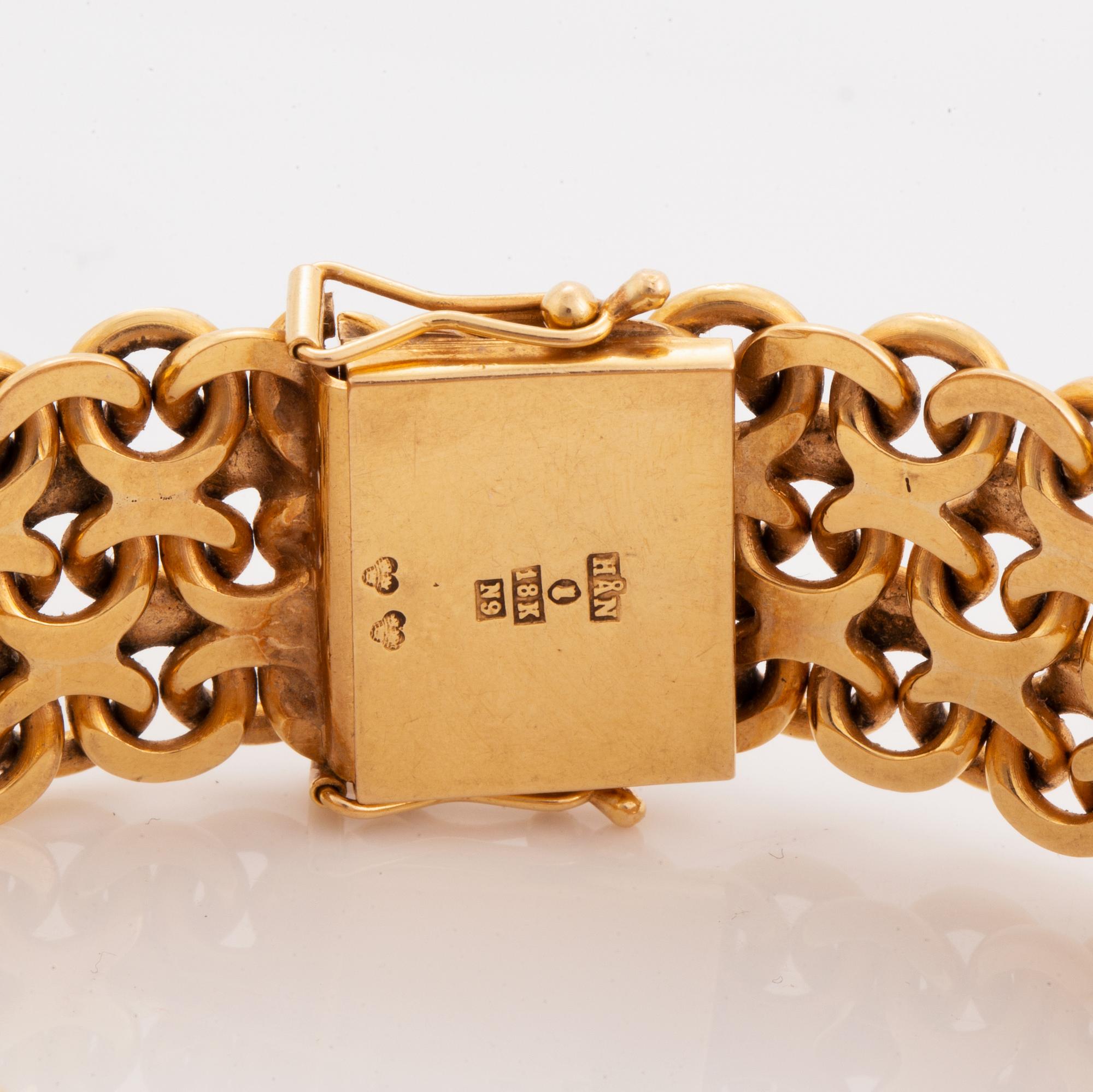 18K gold bracelet.