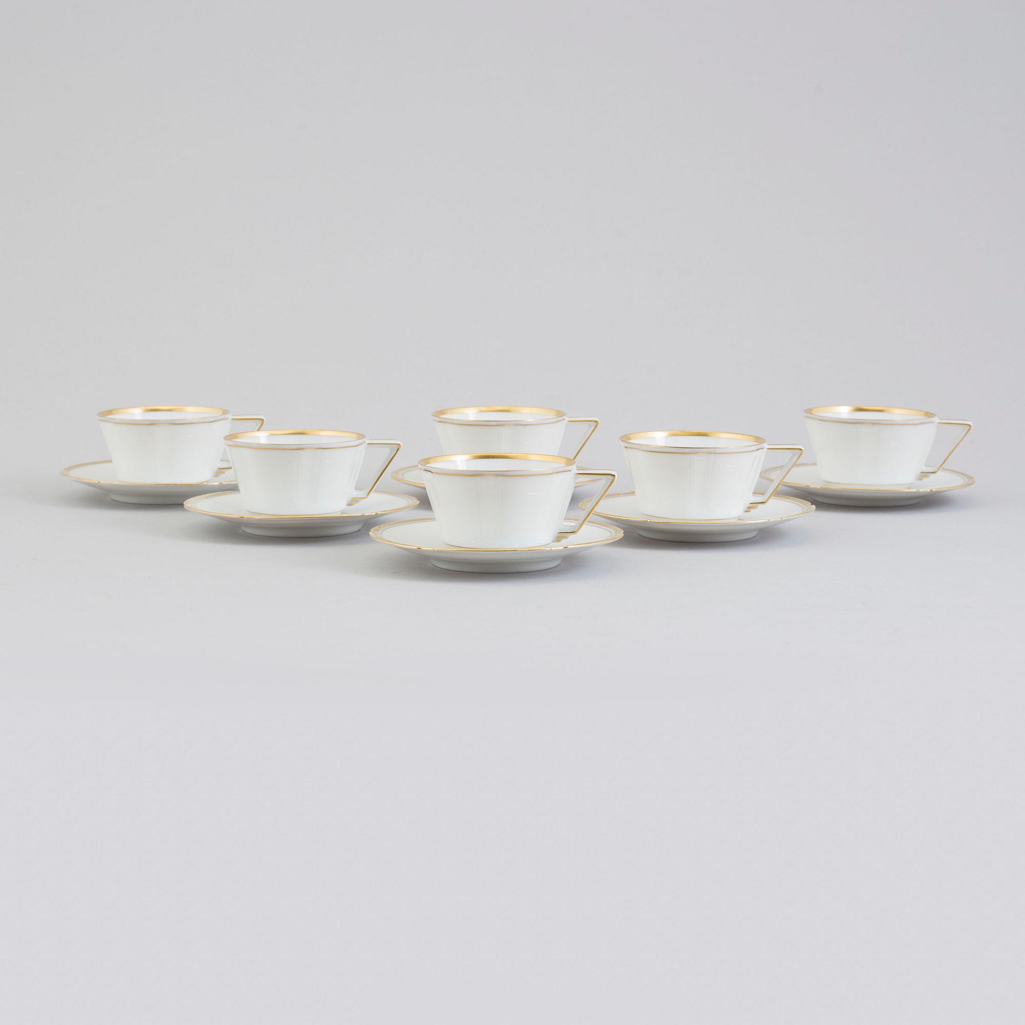 KAFFEKOPPAR MED FAT, 6 stycken, 1900-talets senare del.