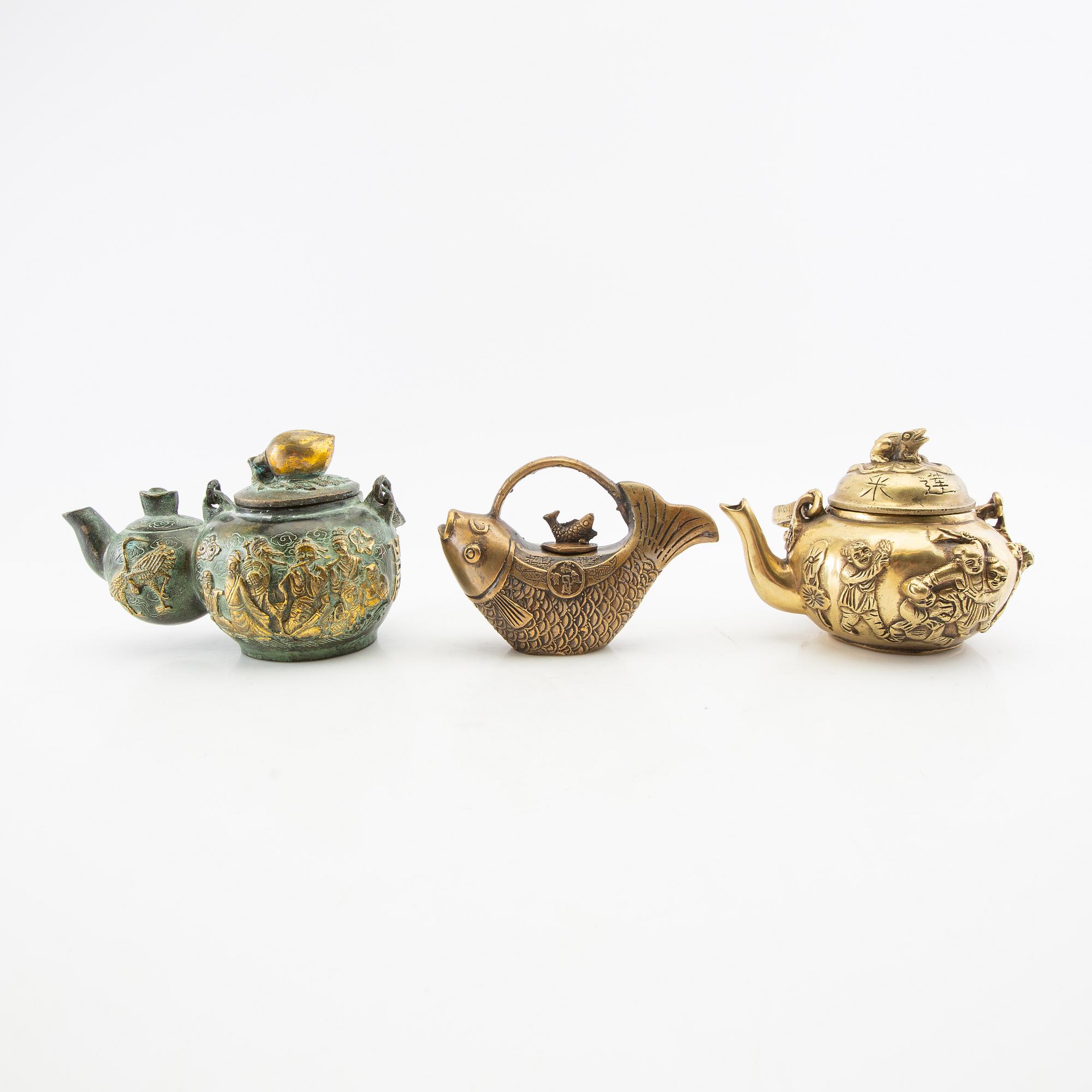 Teapots 3 pcs China/Japan 20th century bronze.