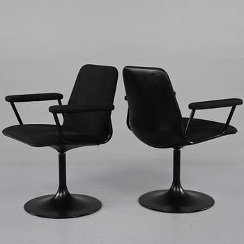 KARMSTOLAR, 2 st, Johanson Design, 1900-talets andra hälft.