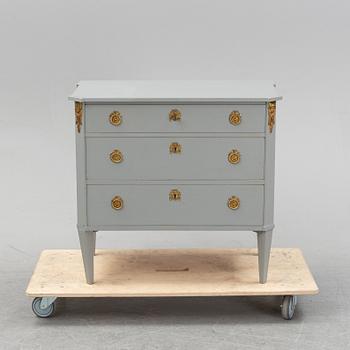 A painted Gustavian style chest of drawers, 20th Century.