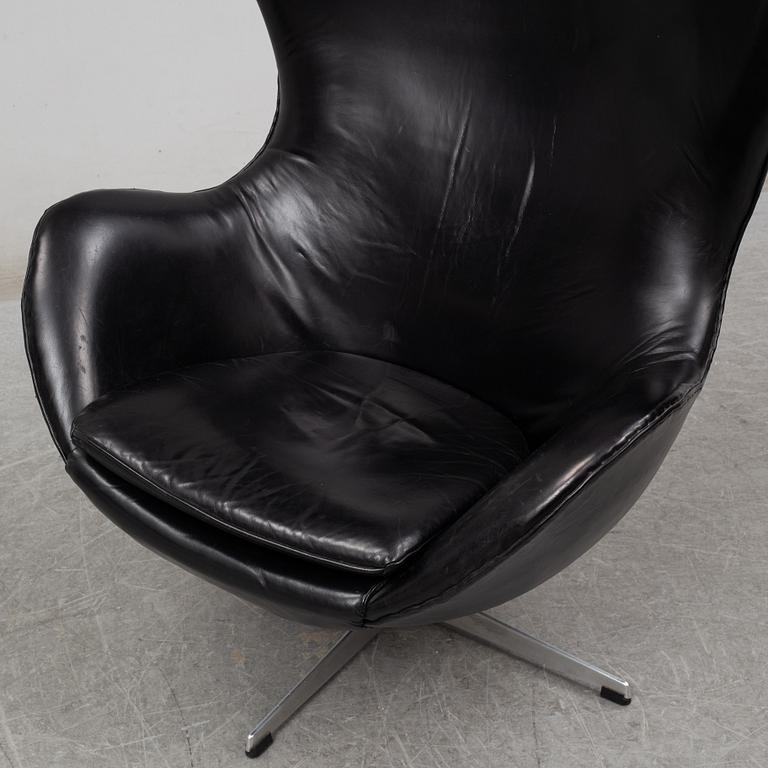 A 1960s arm chair "Egg chair" designed for Fritz Hansen, Denmark.