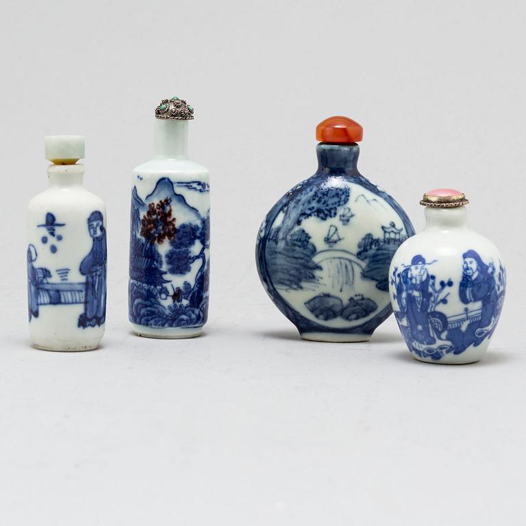 Eight Chinese blue and white porcelain snuff bottles, 20th century.