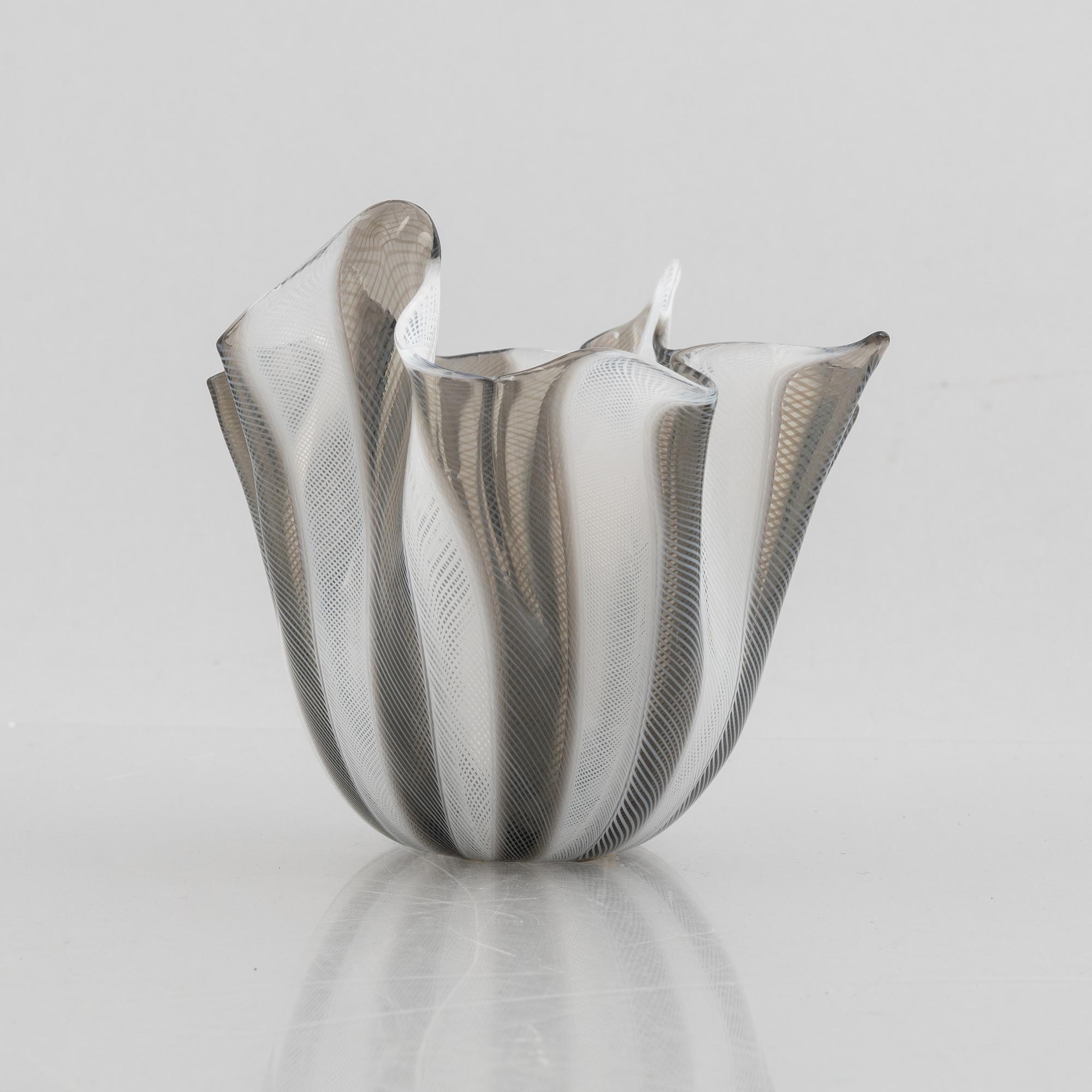 Fulvio Bianconi & Paolo Venini, a glass bowl, 'Fazzoletto', Venini, Murano, Italy.