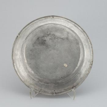 4 plates, pewter, 18th Century.