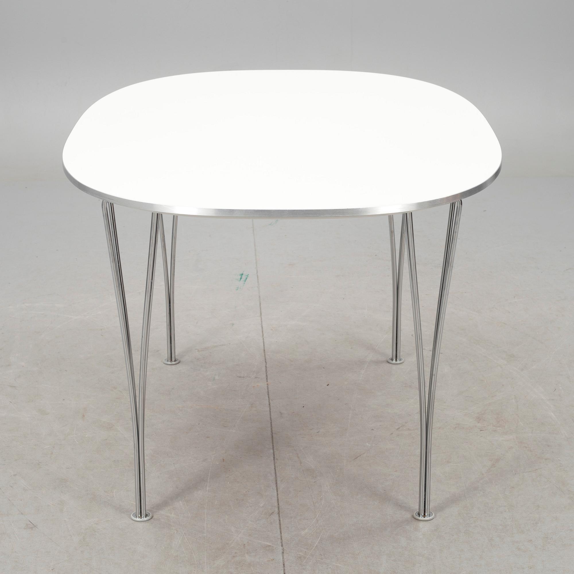 MATBORD, "Superellips", Piet Hein och Bruno Mathsson för Fritz Hansen, etikettmärkt 1999.