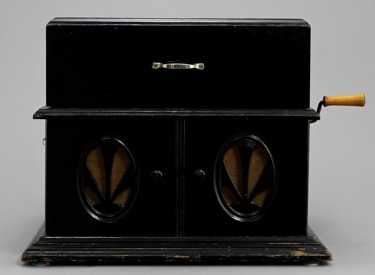 VEVGRAMMOFON med SKIVOR, Veni Vidi Vici soundbox, 1900-talets första hälft.
