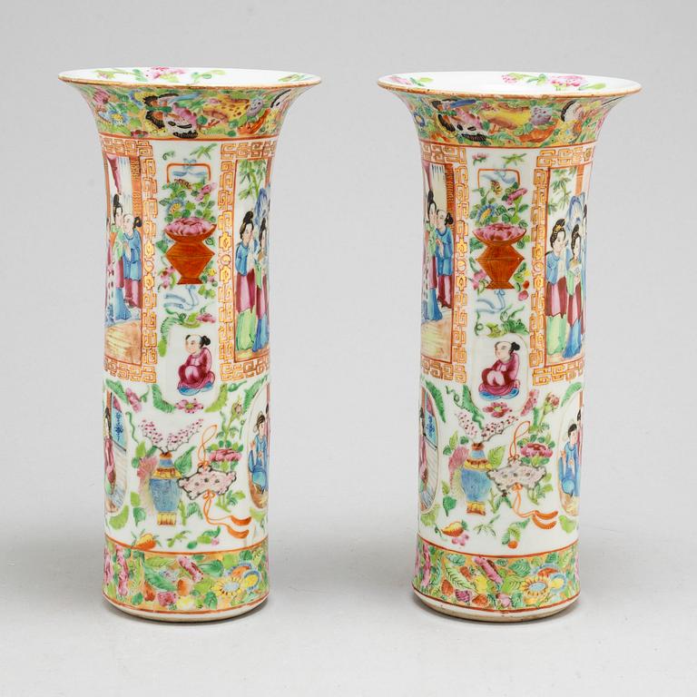 A pair of Canton famille rose trumpet vases, Qing dynasty, 19th Century.