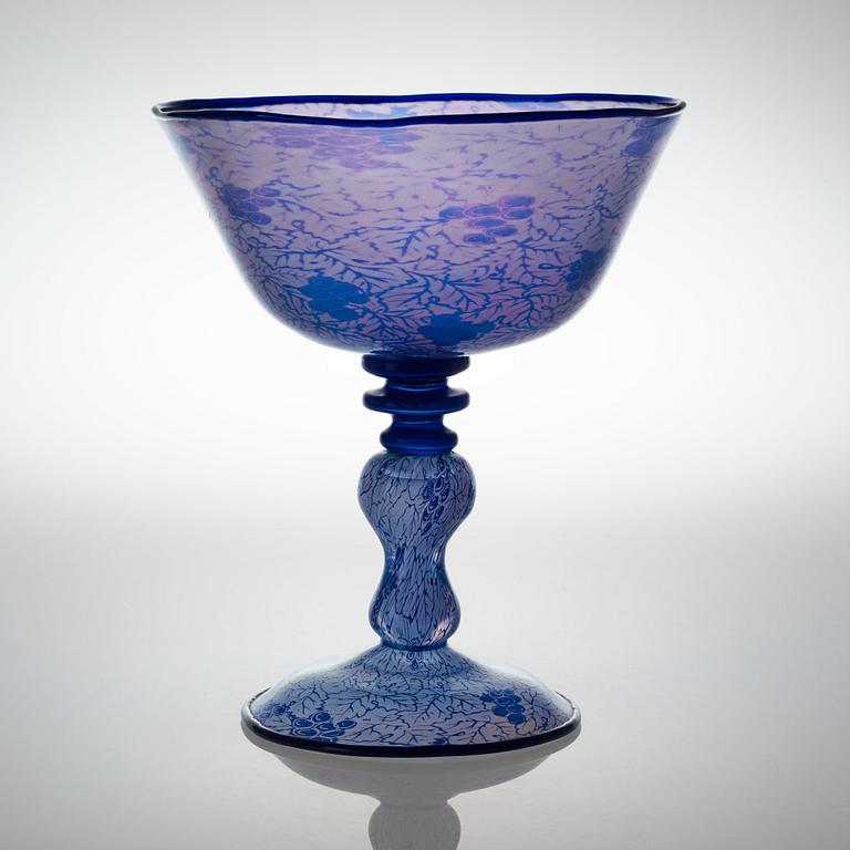 A Simon Gate graal footed glass bowl, Orrefors 1918.
