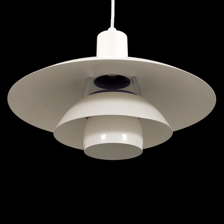 POUL HENNINGSEN, taklampa, "PH-4", för Louis Poulsen, Danmark. Höjd ca 30 cm.