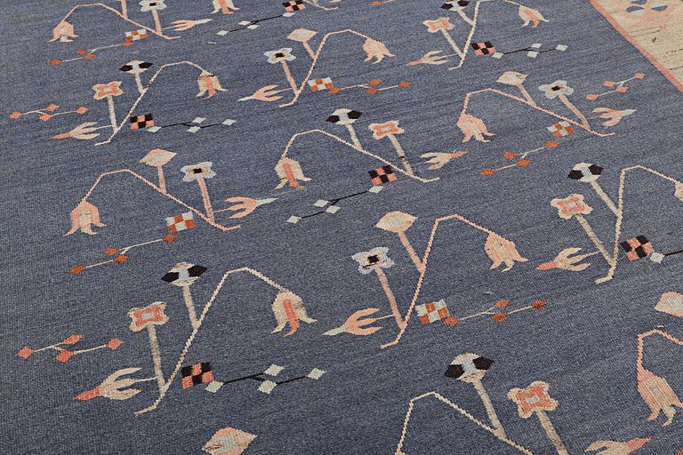 A Bessarabian Kilim carpet, c. 341 x 164 cm.