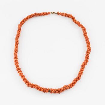 Necklace, two pieces with coral.
