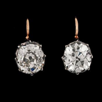 A pair of antique cut diamond earrings, tot. 3.45 cts.