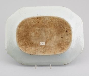 STEKFAT, porslin, Kina, Qianlong 1736-1795.
