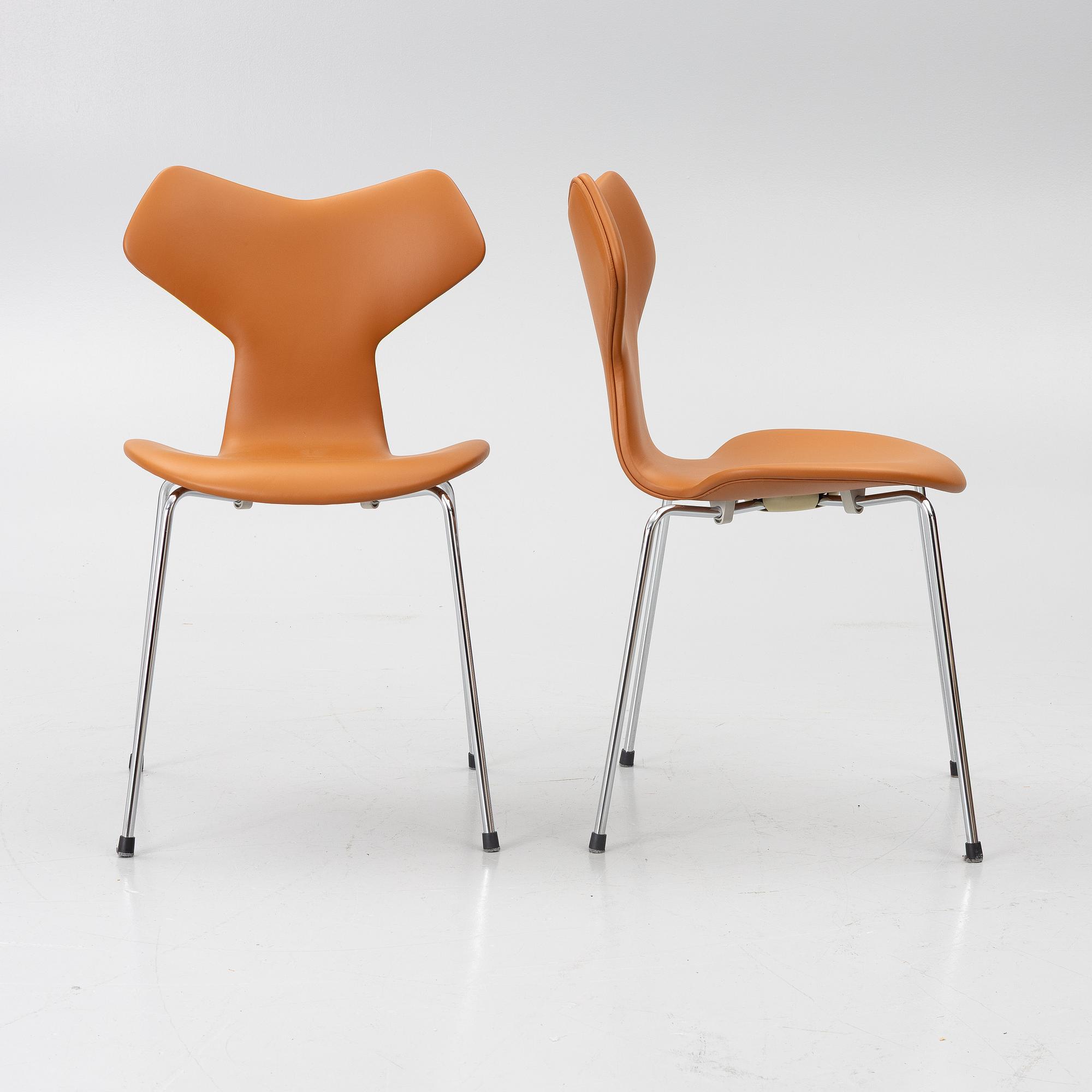 Arne Jacobsen, A set of six chairs, “Grand Prix”, Fritz Hansen.