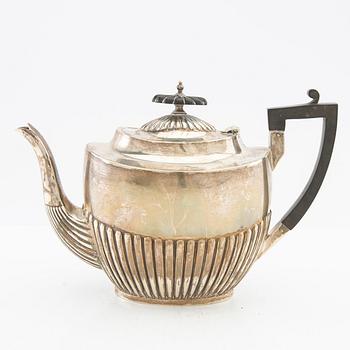 Tea service, 3 pieces, silver, Walker & Hall, Sheffield, 1904.