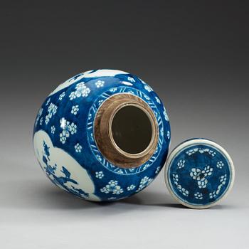 KRUKA med LOCK, porslin. Qing dynastin.