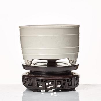 A blanc de chine censer, Qing dynasty, Kangxi (1662-1722).