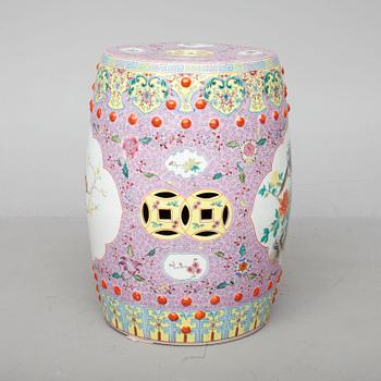 TRÄDGÅRDSPALL, porslin, Kina 1900-talets senare hälft.