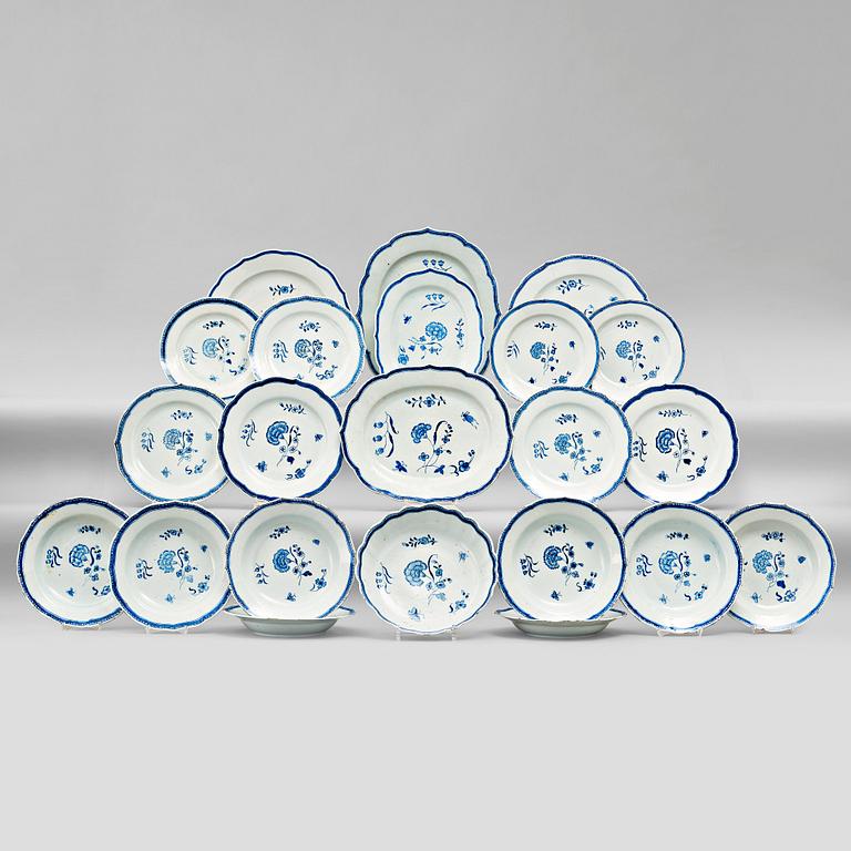 A blue and white dinner service, Qing dynasty, Qianlong (1736-1795), (53 pieces).