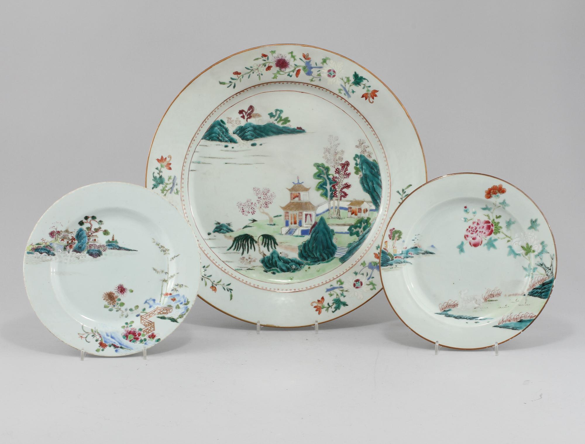 FAT samt TALLRIKAR, 2 st, porslin, Kina, 1700-tal.