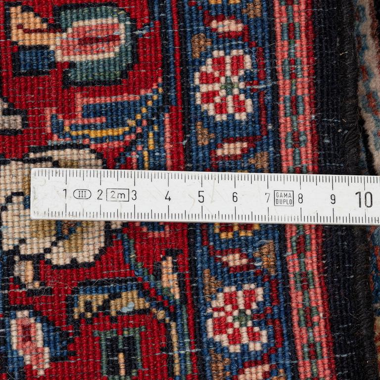 Carpet, oriental, approx. 145 x 98 cm.