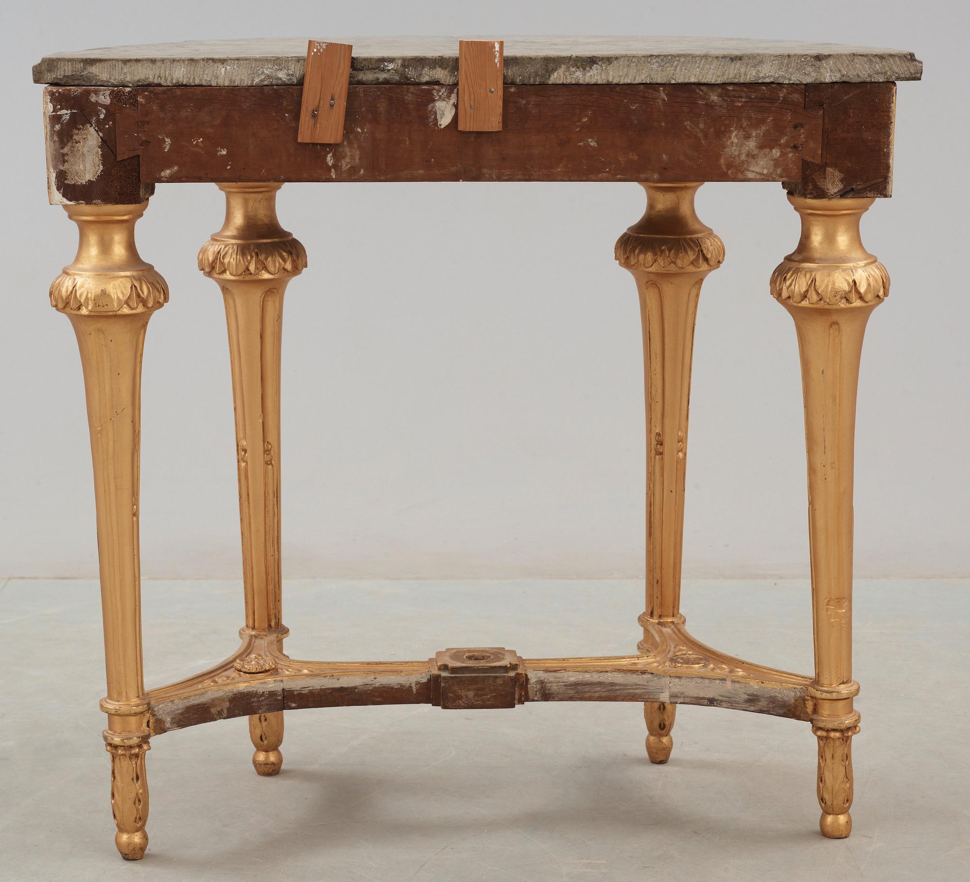KONSOLBORD. Gustavianskt stockholmsarbete, 1700-talets slut.