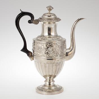 KAFFEKANNA, silver, empire, Gustav Möllenborg, Stockholm, 1836. Vikt ca 1130 gram.