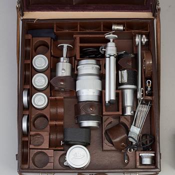 A Leica Leica IIIf no 527327 from 1951. With Elmar f=5 cm 1:3,5, Summarit f=5 cm 1:1,5 and more.