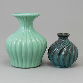 Two Ewald Dahlskog 
faience vases from Bo Fajans, Gefle, 1930s / 40s.