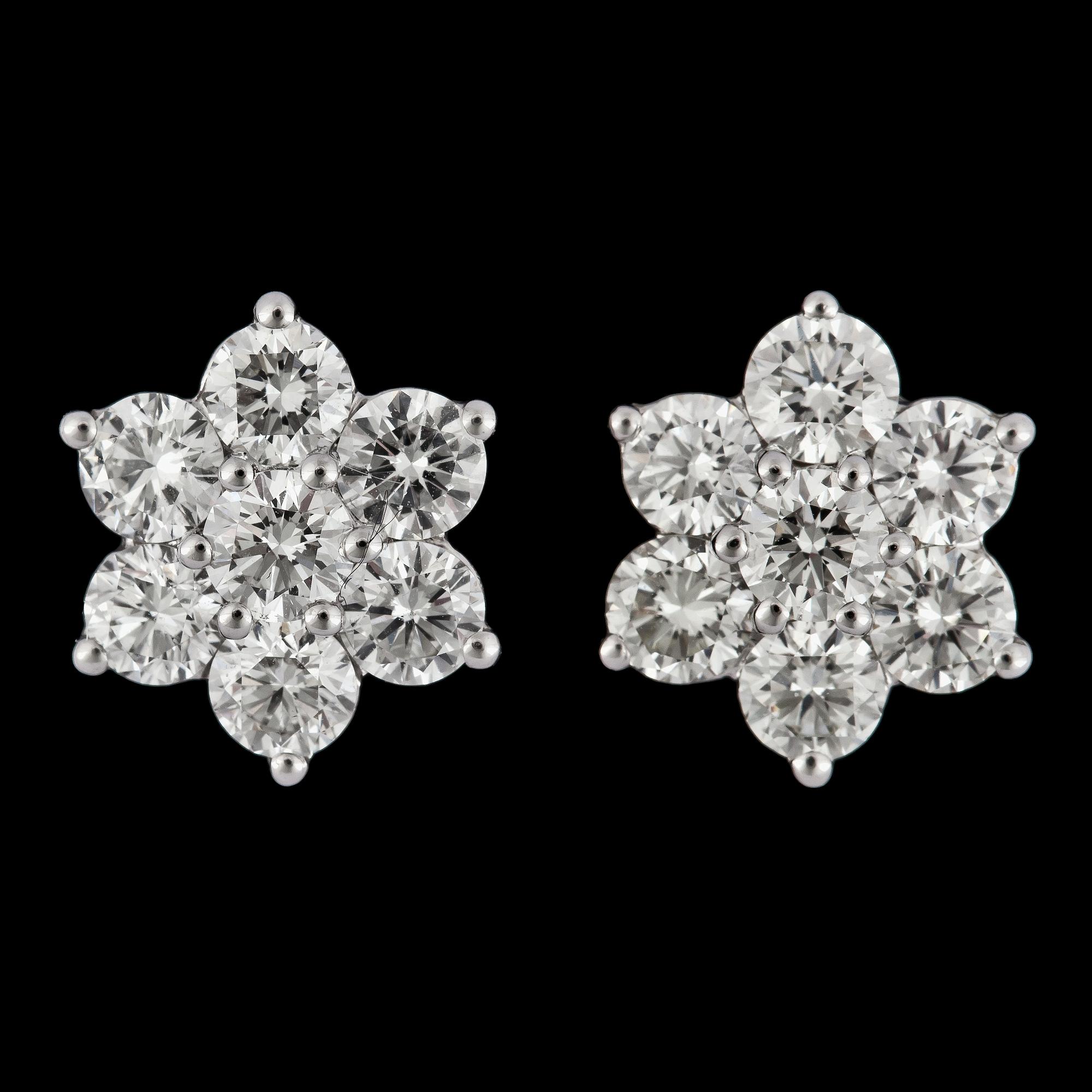 ÖRHÄNGEN, briljantslipade diamanter, 2.01 ct.