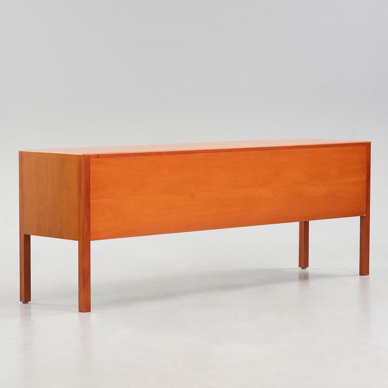 Josef Frank, sideboard, modell B 1015, Firma Svenskt Tenn, ca 2001.