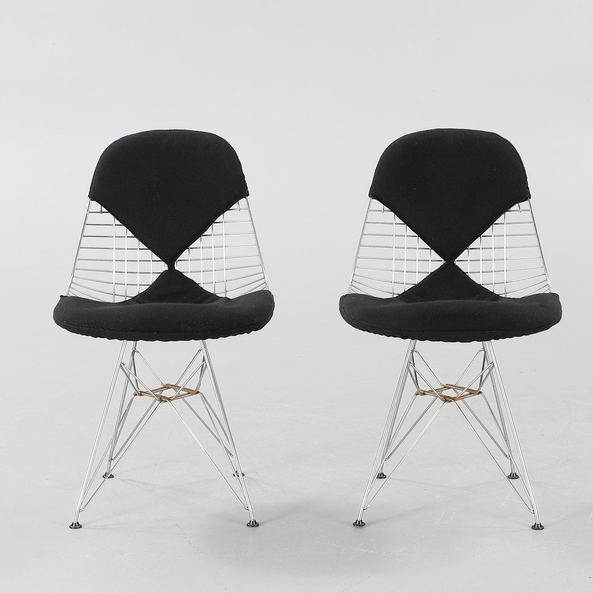 A pair of chairs, "DKR", by Charles & Ray Eames for Herman Miller, USA, around mid 20th century.