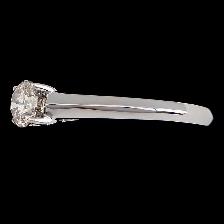 RING, 18K vitguld, briljantslipad diamant ca 0.76 ct. Vikt ca 3 g.