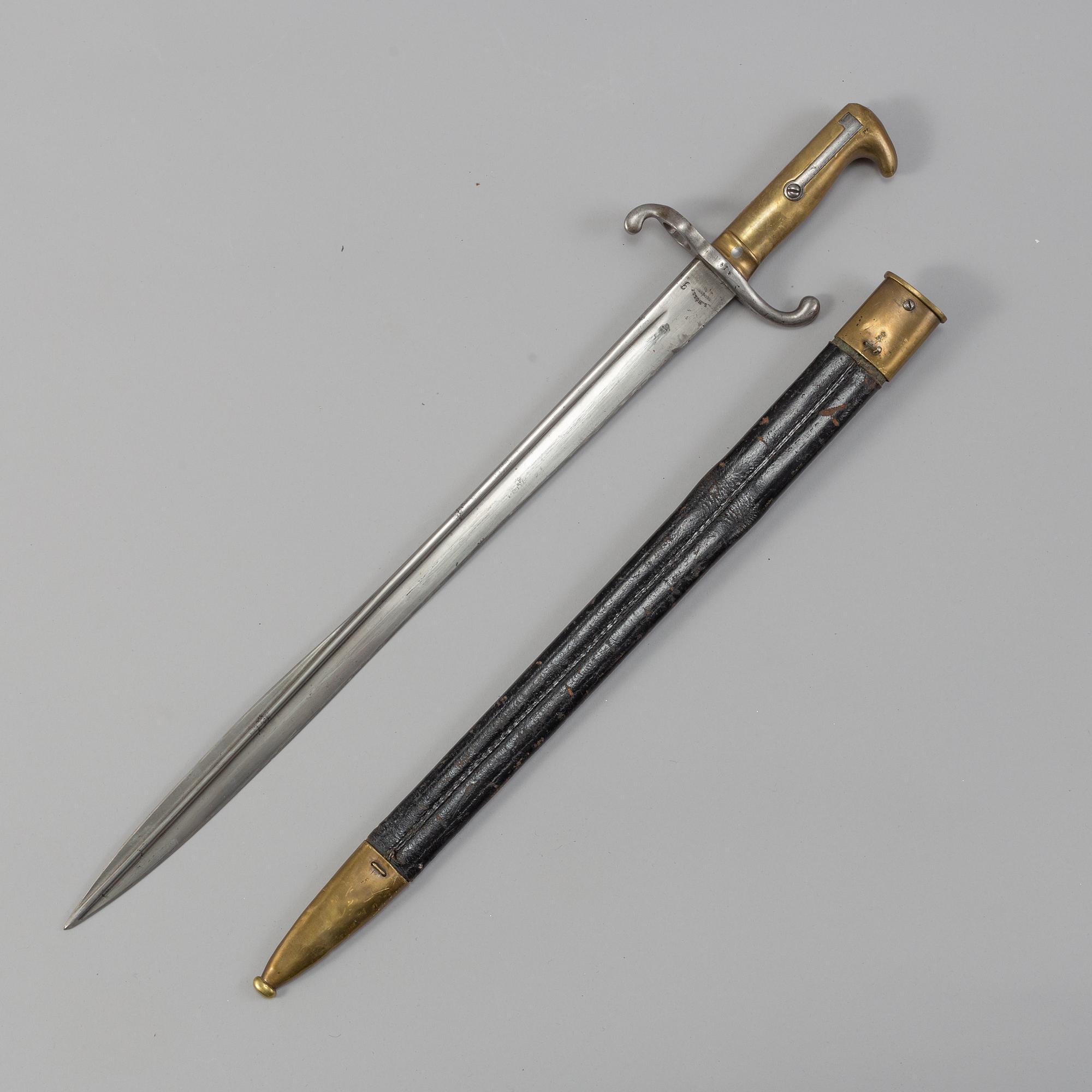 A prussian bayonet 1860 pattern with scabbard by Höller Solingen.