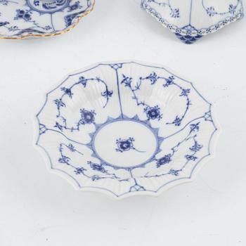 Royal Copenhagen, service parts, 24 pieces, porcelain, "Musselmalet", Denmark.