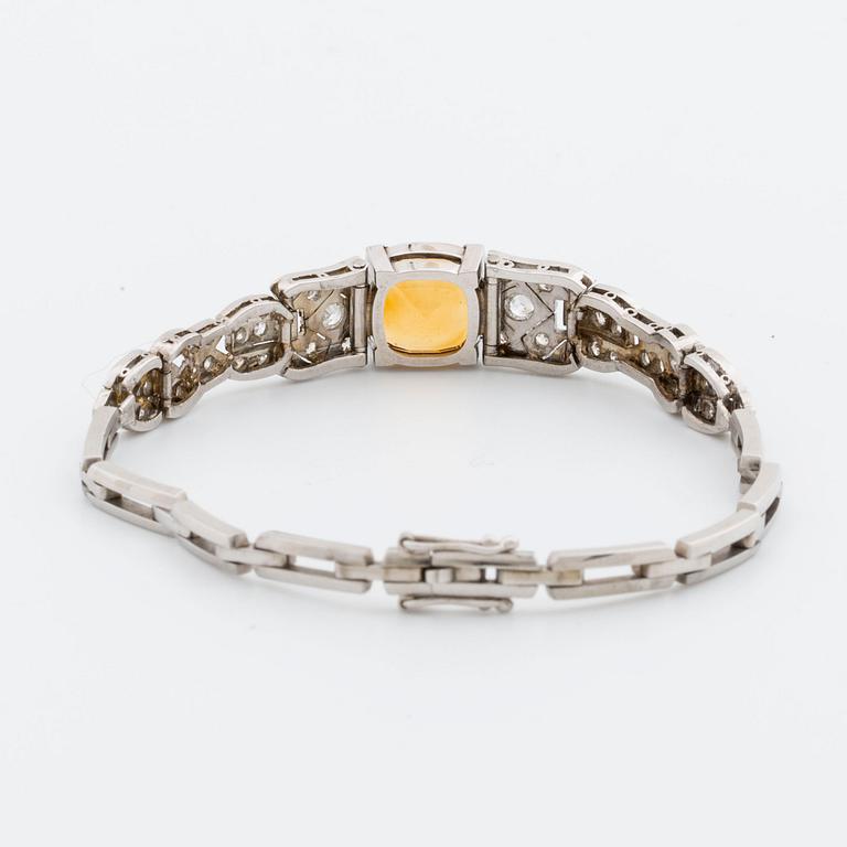 BRACELET platinum and 18K whitegold, 1 citrine, 2 old-cut and 8/8-cut diamonds approx 0,80 ct, G  Dahlgren & Co Malmö.