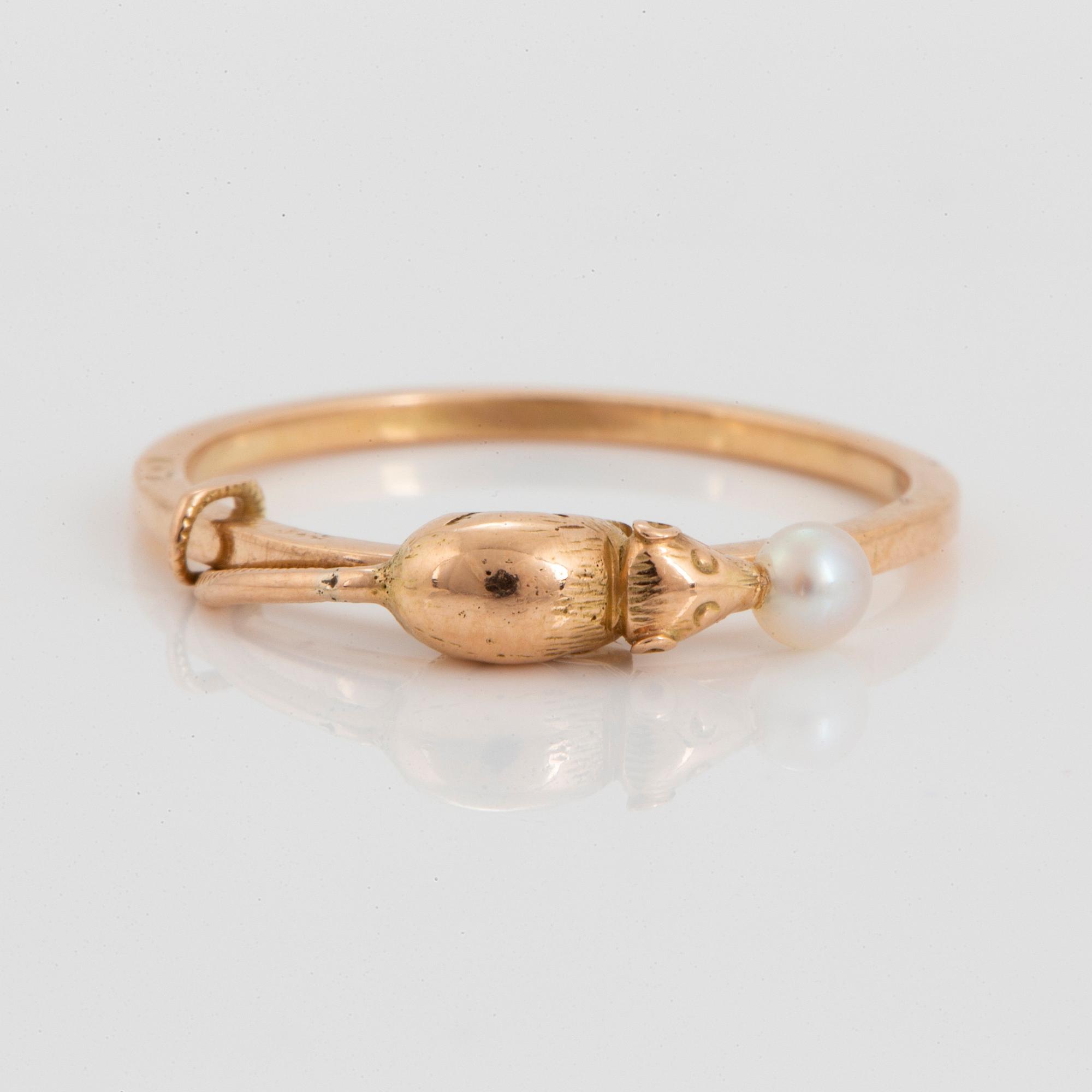 Collier och ring i etui från Giuliano.