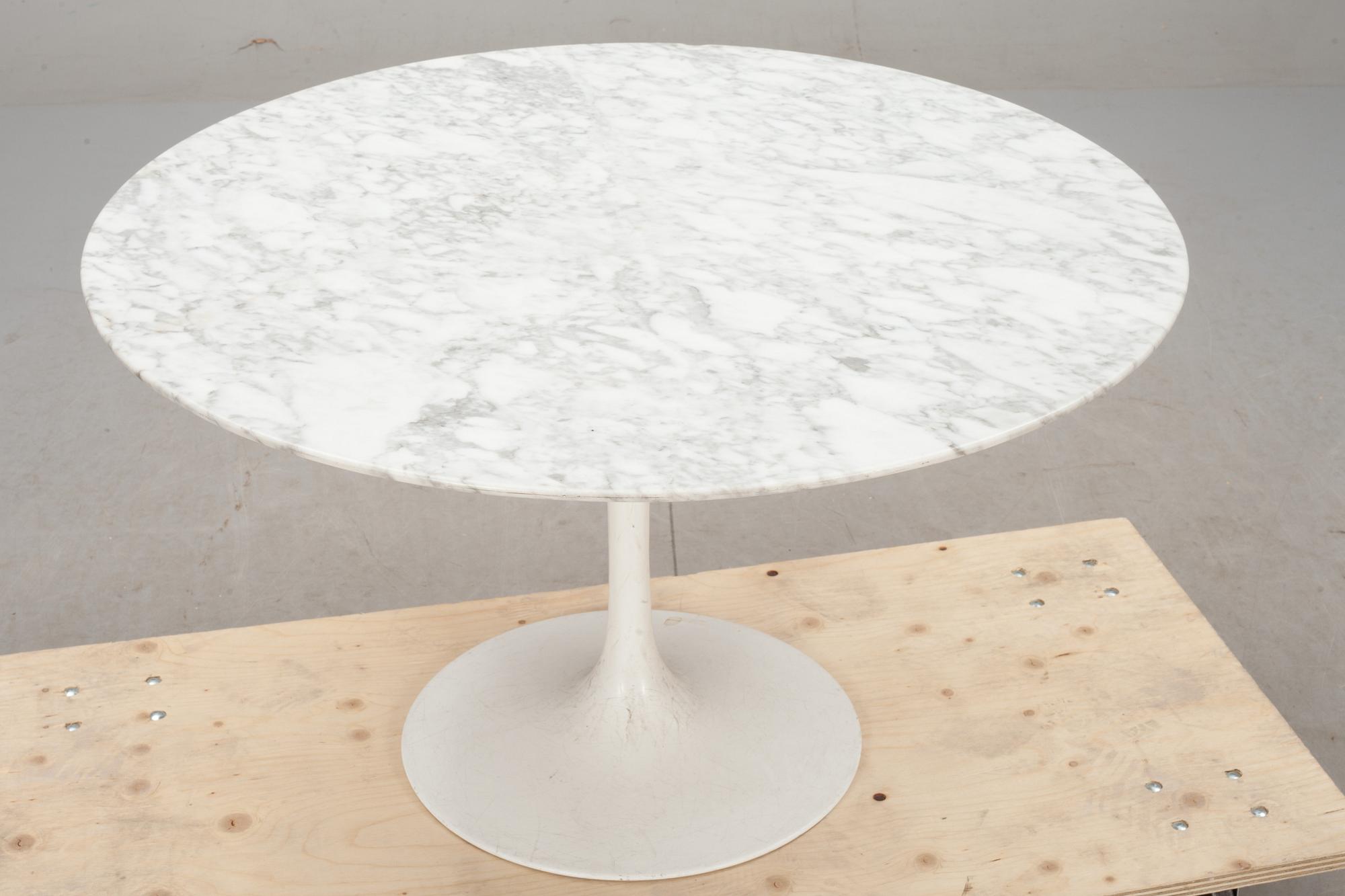 EERO SAARINEN, soffbord, "Tulip", Knoll International, USA.
