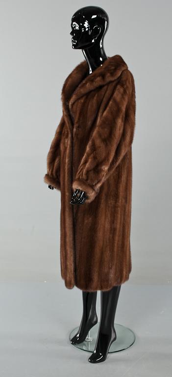 PÄLSKAPPA, Saga Mink.