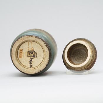 A Gunnar Nylund stoneware jar and cover, Bing & Grøndahl, Denmark 1920's-30's.