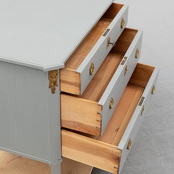 A painted Gustavian style chest of drawers, 20th Century.