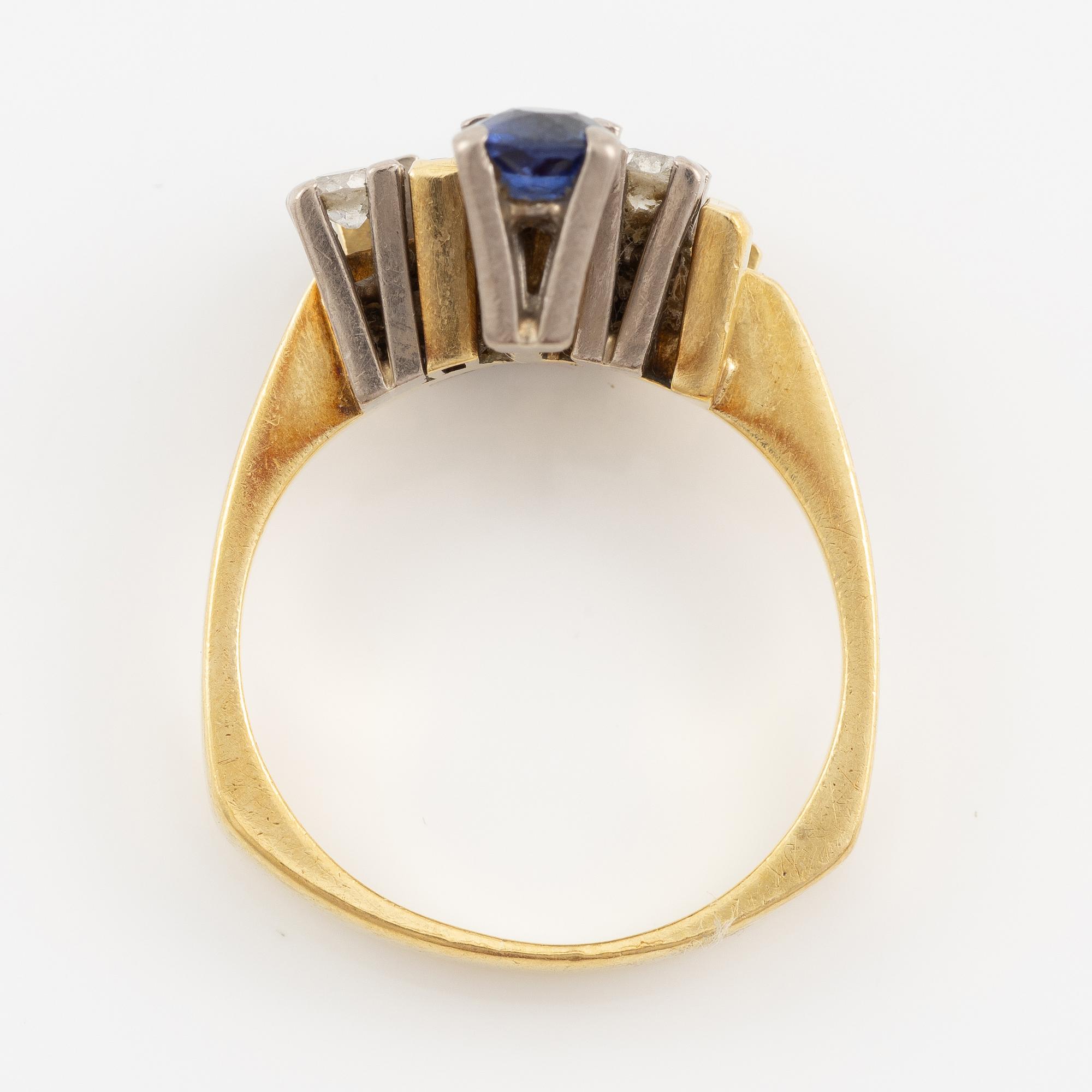 Ring, 18K gold with sapphire, old-cut and brilliant-cut diamonds, and rubies.